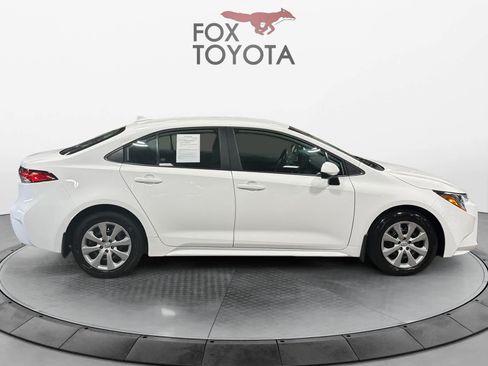 Used 2025 Toyota Corolla LE FWD image 7