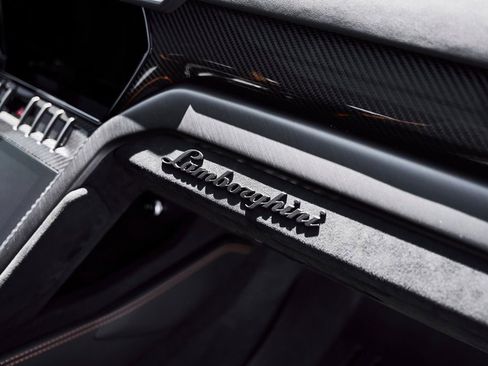Used 2023 Lamborghini Urus Performante AWD/4WD image 50