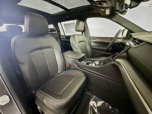 New 2025 Jeep Grand Cherokee L Limited w/ Luxury Tech Group II image 30