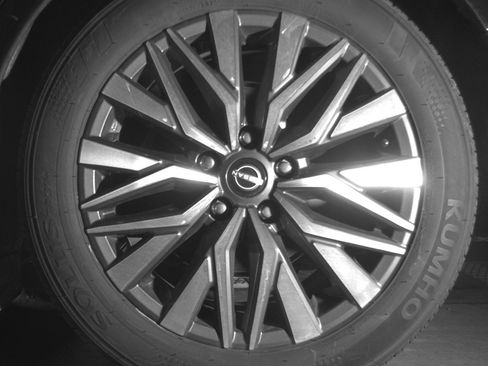 Used 2025 Nissan Altima 2.5 SV FWD image 14