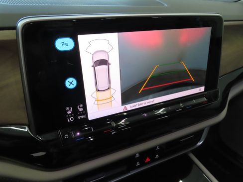 New 2026 Volkswagen Atlas SE image 18