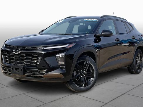 Used 2024 Chevrolet Trax ACTIV w/ Sunroof Package image 3