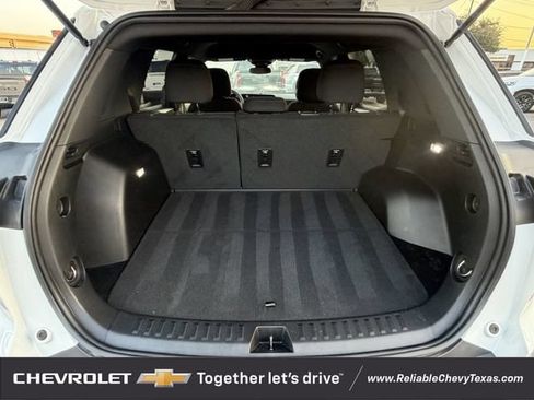 Used 2025 Chevrolet Equinox LT FWD image 30