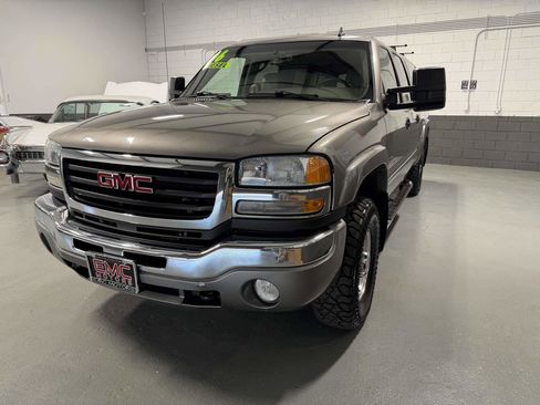Used 2006 GMC Sierra 2500 SLT w/ Heavy-Duty Power Package image 11