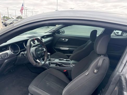 Used 2022 Ford Mustang GT w/ Black Accent Package RWD image 9