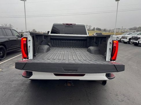 Used 2024 GMC Sierra 3500 Denali image 5