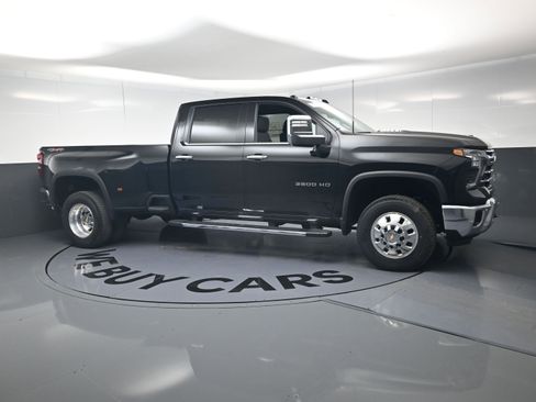 New 2026 Chevrolet Silverado 3500 LTZ w/ LTZ Plus Package AWD/4WD image 2