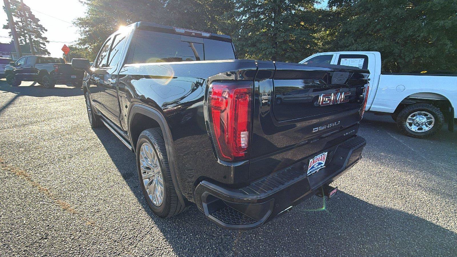 Used 2019 GMC Sierra 1500 Denali w/ Denali Ultimate Package AWD/4WD image 11