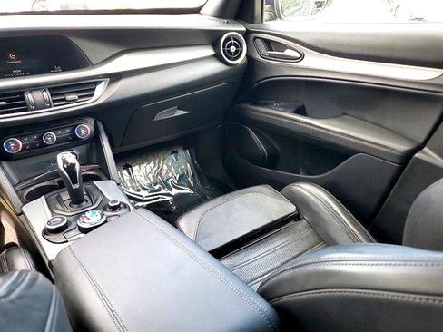 Used 2018 Alfa Romeo Stelvio Ti Sport AWD/4WD image 15