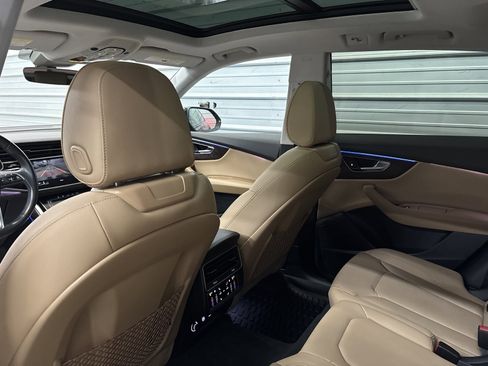 Used 2020 Audi Q8 Premium Plus image 25