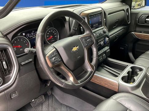 Used 2019 Chevrolet Silverado 1500 High Country w/ Technology Package AWD/4WD image 18