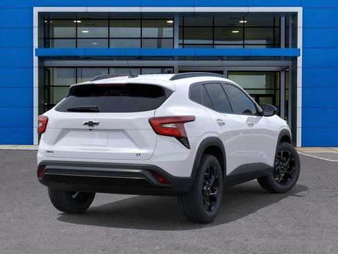 New 2026 Chevrolet Trax LT w/ Driver Confidence Package FWD image 4