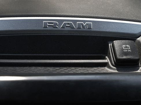 Used 2022 RAM 1500 Big Horn AWD/4WD image 17