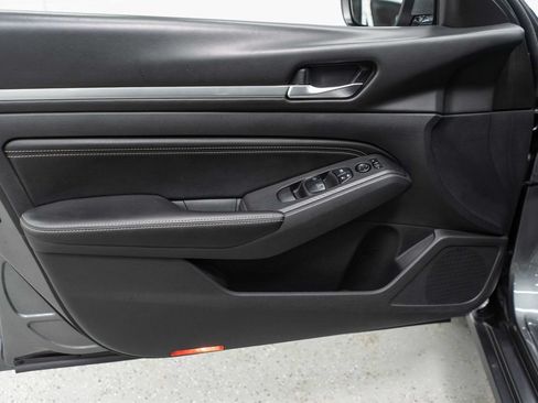 Used 2019 Nissan Altima 2.5 SL FWD image 14