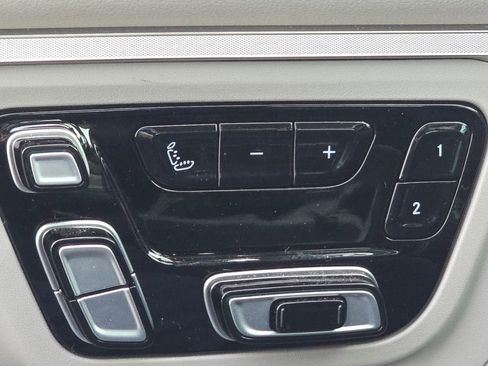 Used 2025 RAM 1500 Tungsten w/ Off Road Group image 30