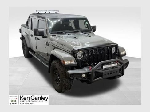 Used 2021 Jeep Gladiator Sport AWD/4WD image 1