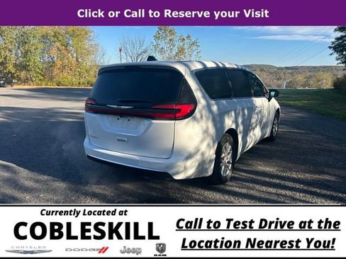 New 2026 Chrysler Pacifica Select FWD image 4