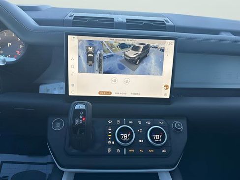 New 2025 Land Rover Defender 110 X-Dynamic SE image 29