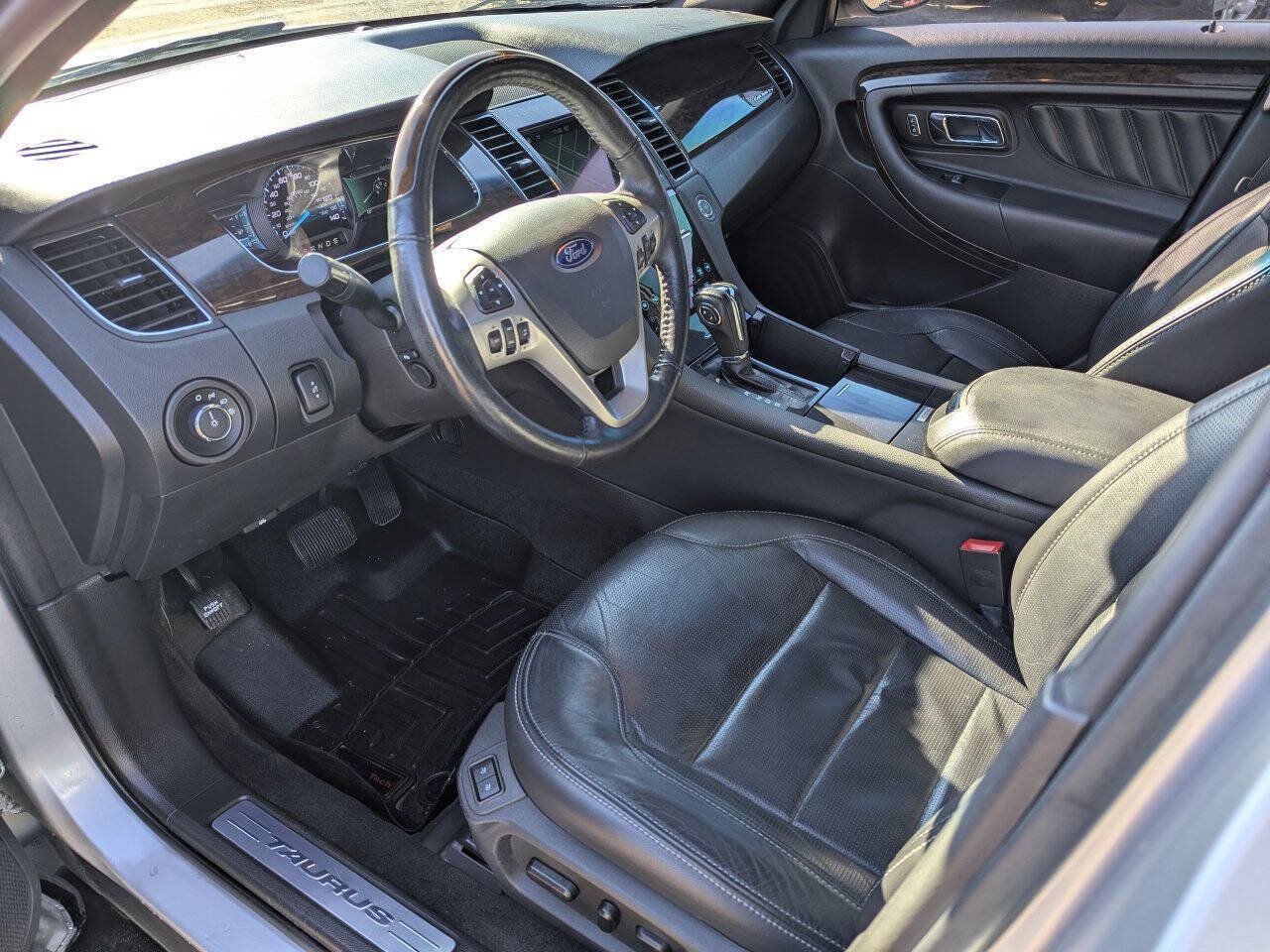 Used 2018 Ford Taurus Limited AWD/4WD image 13