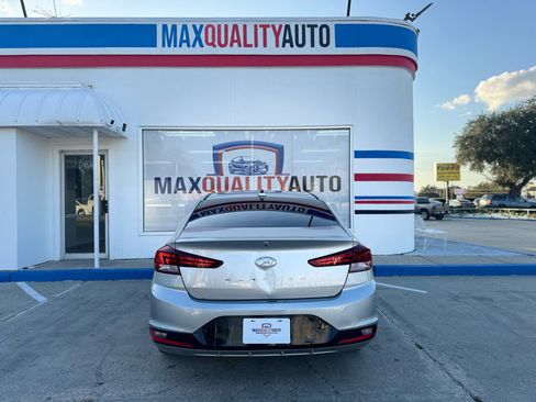 Used 2020 Hyundai Elantra SEL image 25