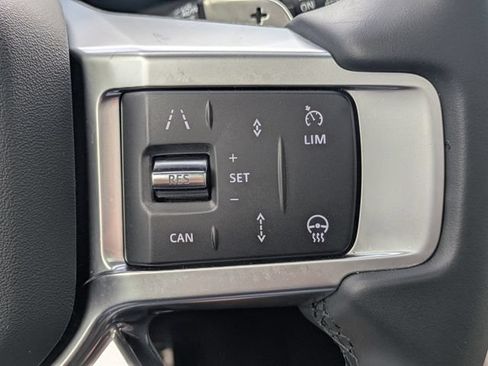 Used 2024 Land Rover Discovery Dynamic SE AWD/4WD image 29