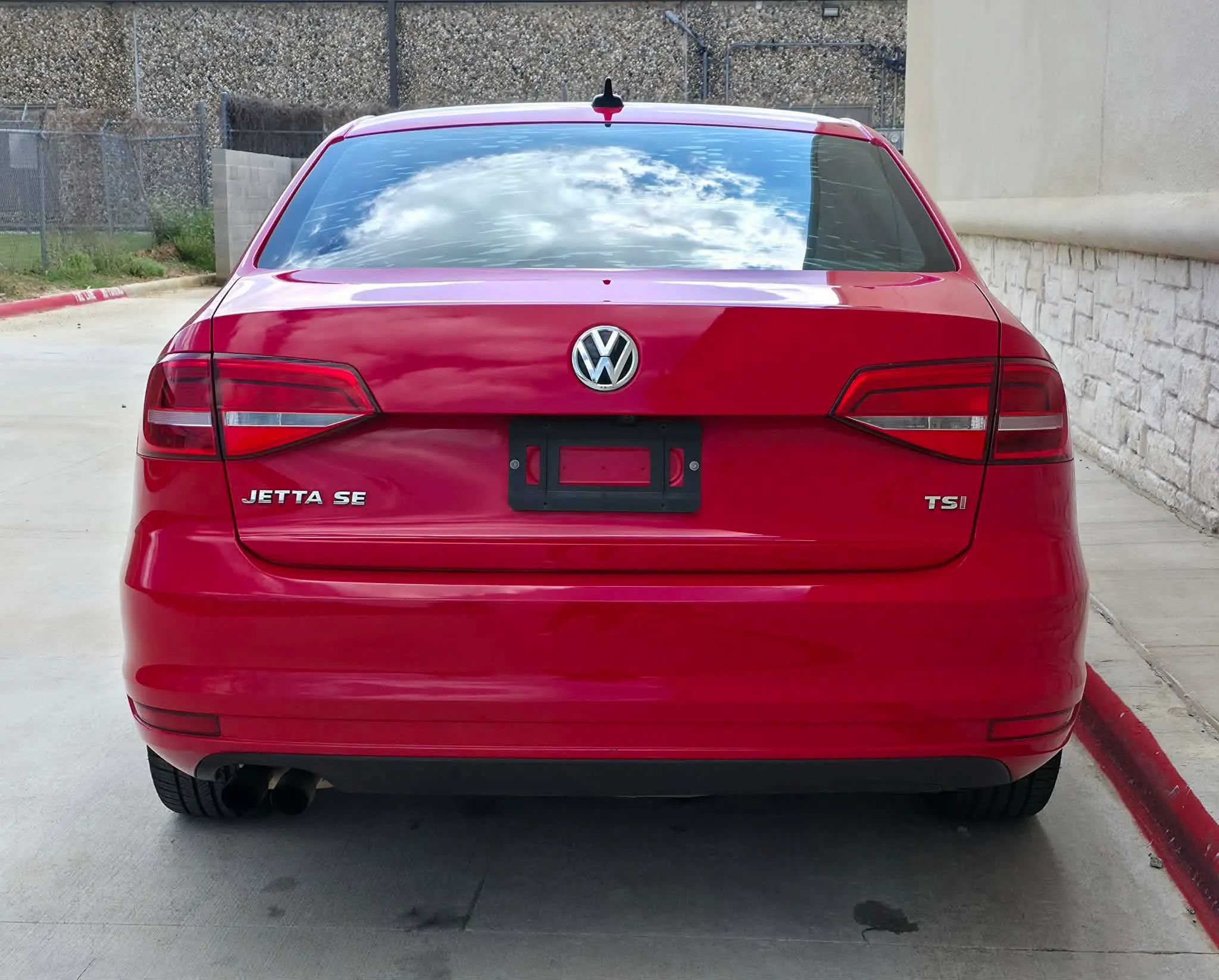 Used 2015 Volkswagen Jetta SE FWD image 4
