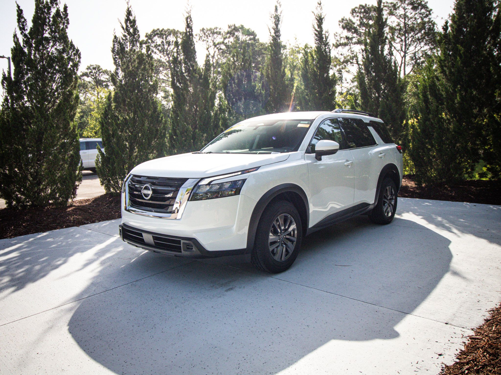 Used 2025 Nissan Pathfinder SV AWD/4WD image 5