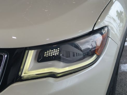 Certified 2018 Jeep Compass Limited w/ Navigation Group image 10