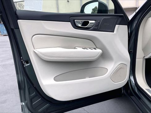 New 2026 Volvo XC60 B5 Ultra w/ Climate Package PRO image 24