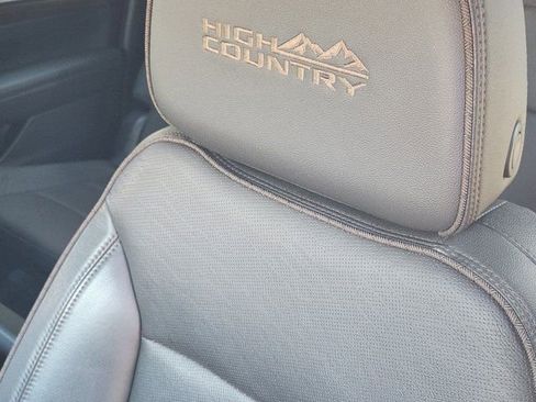 Used 2022 Chevrolet Suburban High Country image 19