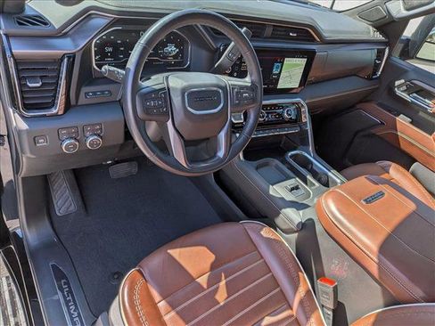 Used 2024 GMC Sierra 3500 Denali Ultimate AWD/4WD image 11
