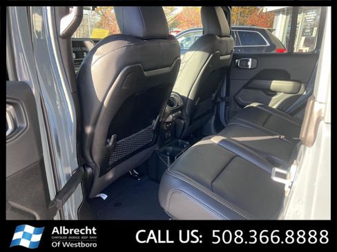 New 2025 Jeep Gladiator Sport image 11