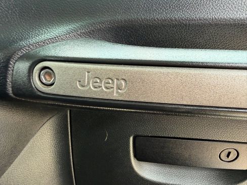 Used 2012 Jeep Wrangler Unlimited Sport image 35