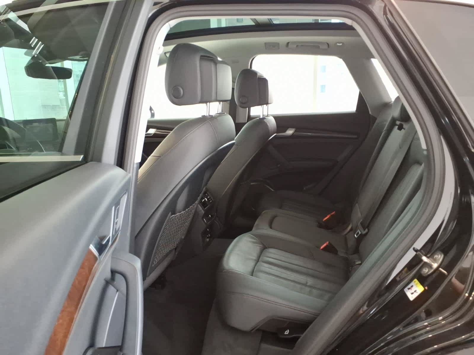 Used 2020 Audi Q5 2.0T Premium w/ Convenience Package AWD/4WD image 12
