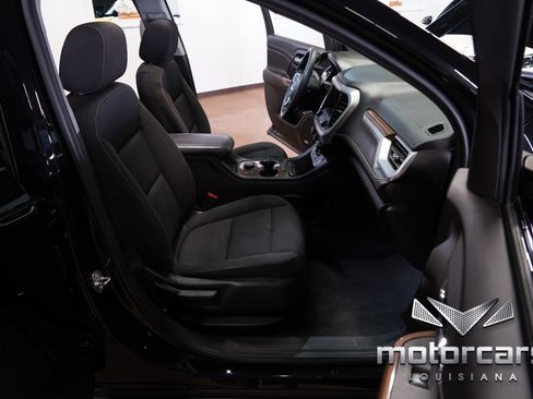 Used 2022 GMC Acadia SLE w/ Driver Convenience Package image 29