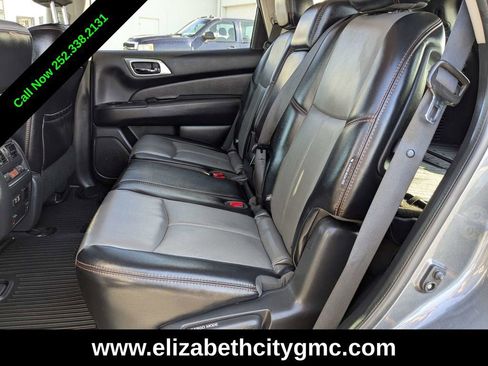 Used 2019 Nissan Pathfinder SL image 16