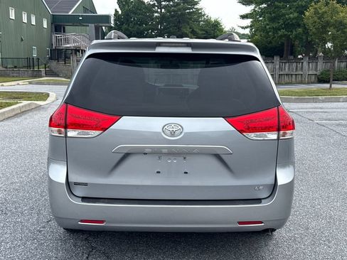 Used 2013 Toyota Sienna LE FWD image 6