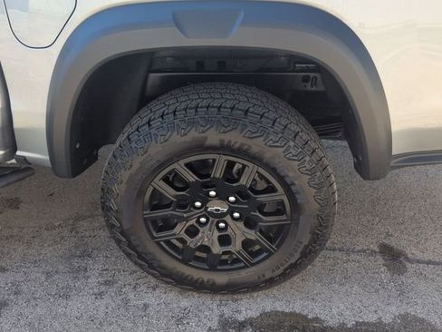 Used 2025 Chevrolet Colorado Trail Boss image 38