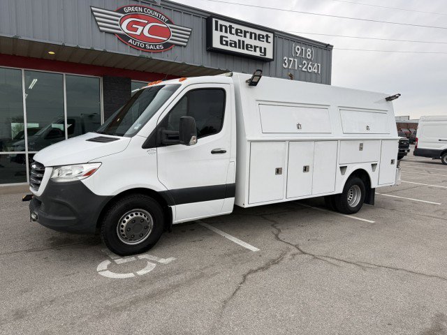 Used 2019 Freightliner Sprinter 3500 w/ Premium Package RWD image 2