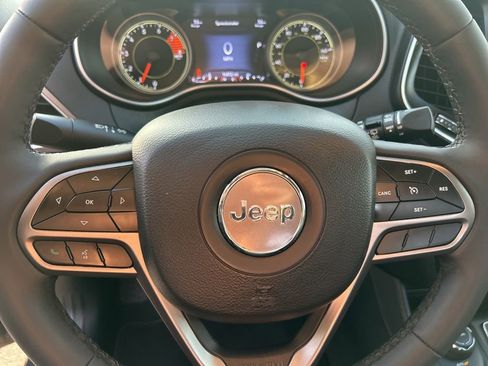 Used 2022 Jeep Cherokee Latitude Lux image 19