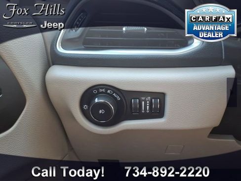 Used 2019 Chrysler Pacifica Limited FWD image 18