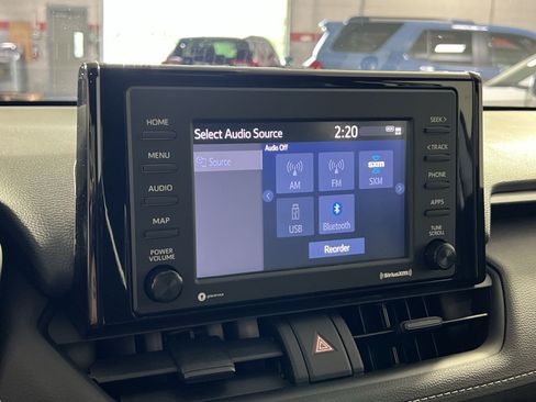 Used 2022 Toyota RAV4 LE AWD/4WD image 19