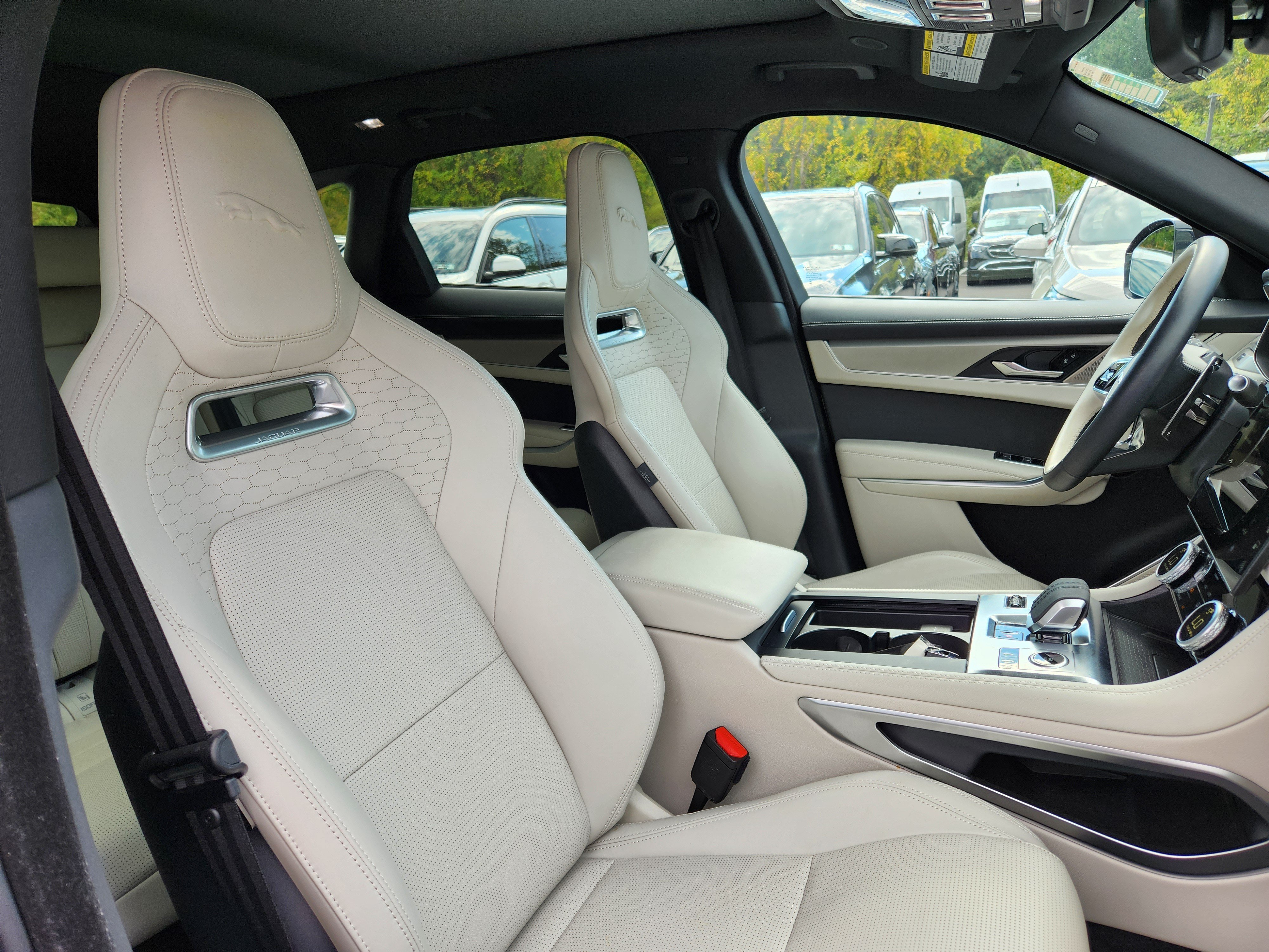 Certified 2026 Jaguar F-PACE R-Dynamic S AWD/4WD image 16