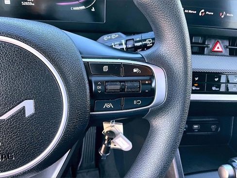 Used 2024 Kia Sportage LX image 11