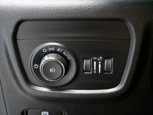 Certified 2023 Jeep Grand Cherokee Limited image 26