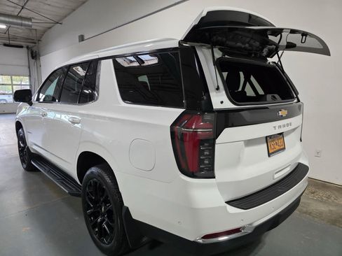 Used 2025 Chevrolet Tahoe LS AWD/4WD image 4