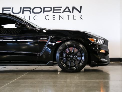 Used 2016 Ford Mustang Shelby GT350 w/ Technology Package RWD image 14