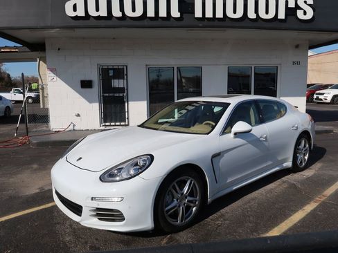 Used 2016 Porsche Panamera S image 1