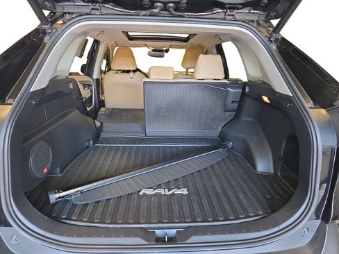 Used 2019 Toyota RAV4 Limited w/ Advanced Technology Package AWD/4WD image 29