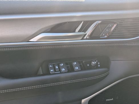 New 2026 Jeep Grand Wagoneer L Limited AWD/4WD image 11